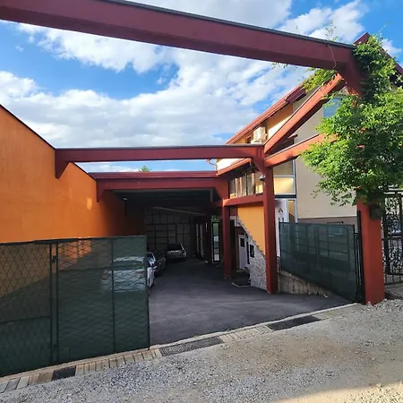 Apartmani Lavirint Ravne Visoko Exterior photo