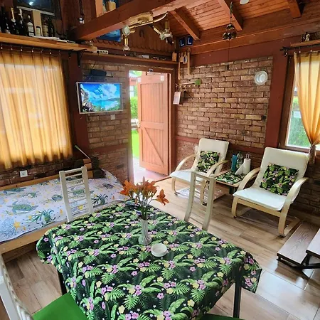 Apartmani Lavirint Ravne Visoko Exterior photo