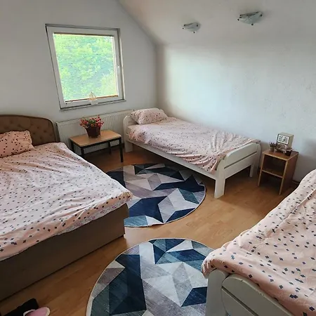 Apartmani Lavirint Ravne Visoko Exterior photo