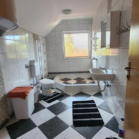 Apartmani Lavirint Ravne Visoko Exterior photo
