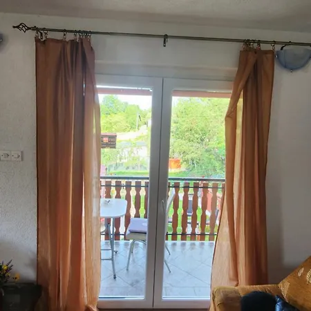 Apartmani Lavirint Ravne Visoko Exterior photo