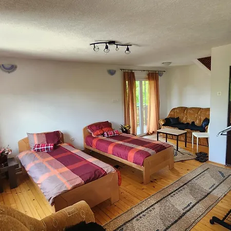 Apartmani Lavirint Ravne Visoko Exterior photo