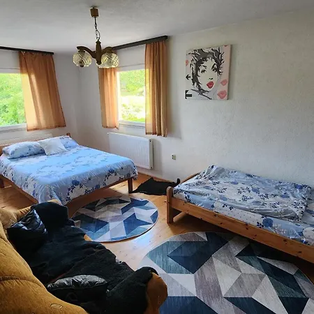 Apartmani Lavirint Ravne Visoko Exterior photo